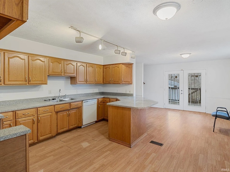 Building Photo - 1119 W 8th St