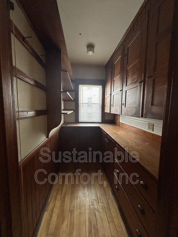 Building Photo - 14 Clearview Ave