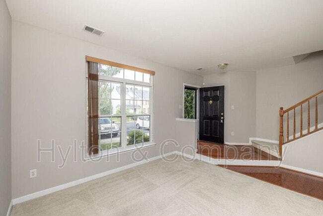 Building Photo - 907 Dominion Townes Ct