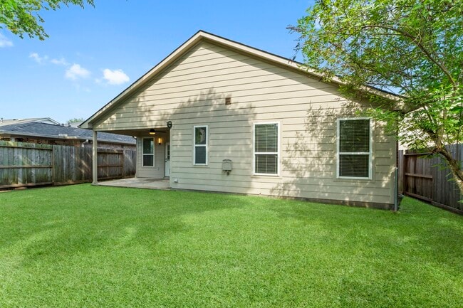 Building Photo - 21127 Gladys Yoakum Dr