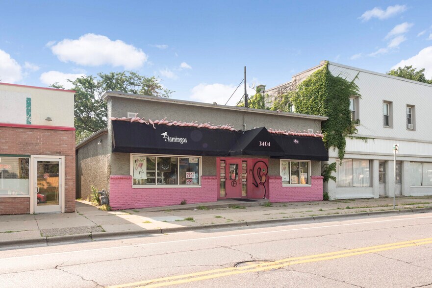Building Photo - 3324 Bloomington Ave