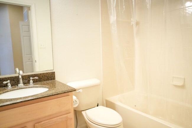 Building Photo - Partridge on University