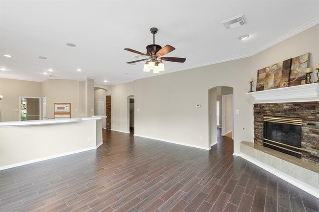 Building Photo - 7211 Bethany Bay Dr