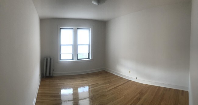 Building Photo - 1535 W 83rd St