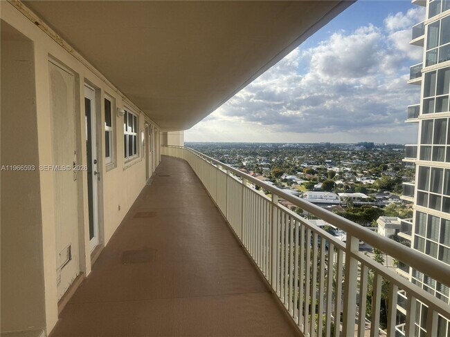 Building Photo - 4100 Galt Ocean Dr