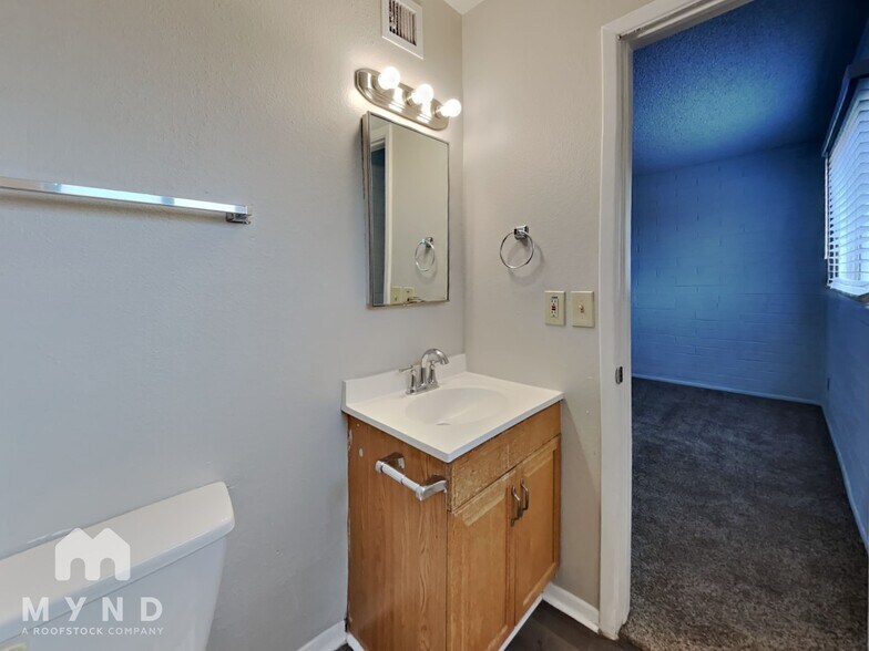 Building Photo - 15049 N 29th Ave