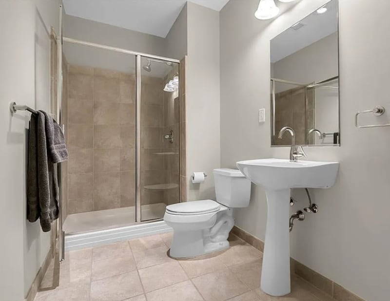 Building Photo - 150 E Robinson St