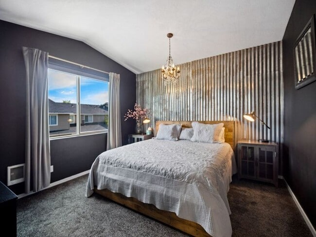 Building Photo - Desirable Kendall Yards Townhouse – Modern Living Near Downtown Spokane (Furnished)