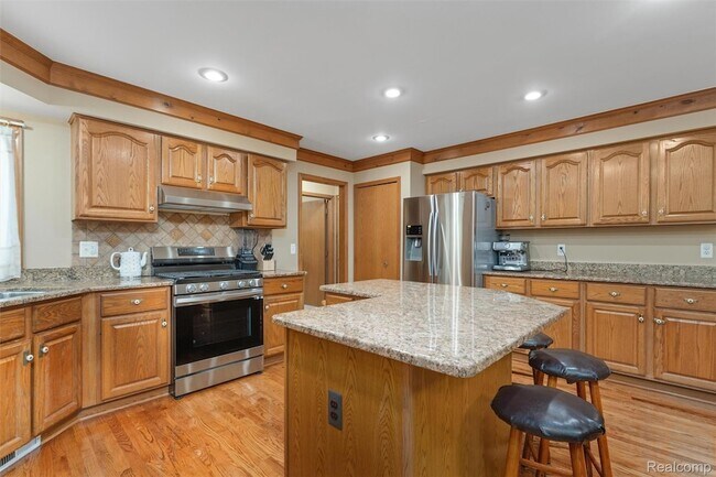 Building Photo - 47105 Liberty Bell Rd E