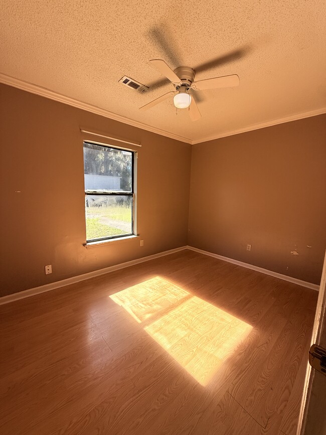 Building Photo - 610 18th St