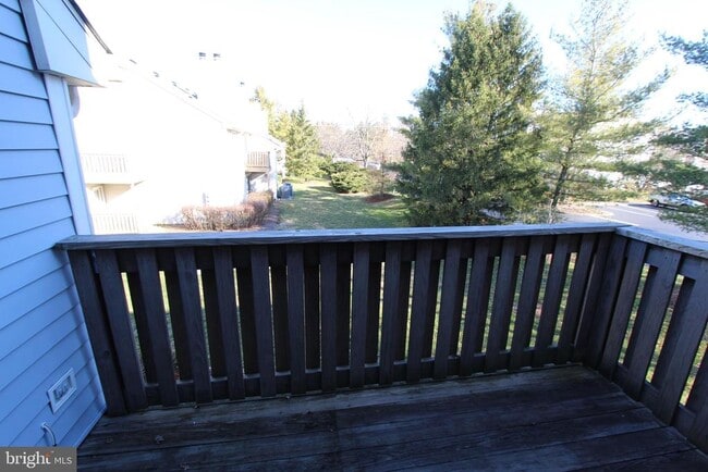 Building Photo - 2202 Aspen Dr