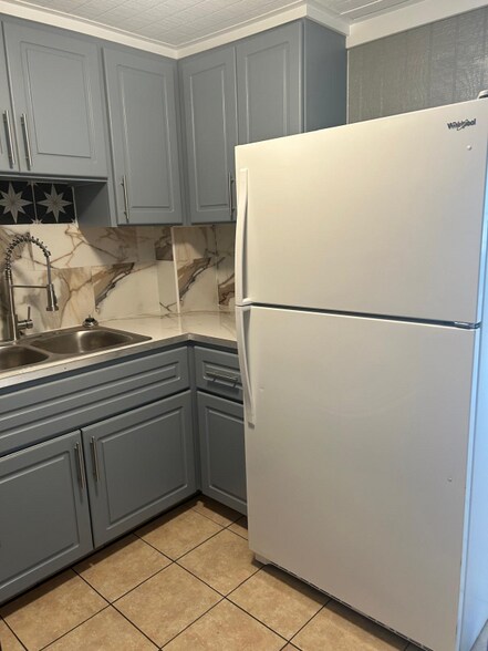 Building Photo - 2451 Gervais St