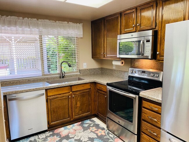 Building Photo - Charming Home Nestled on a Cul-De-Sac!