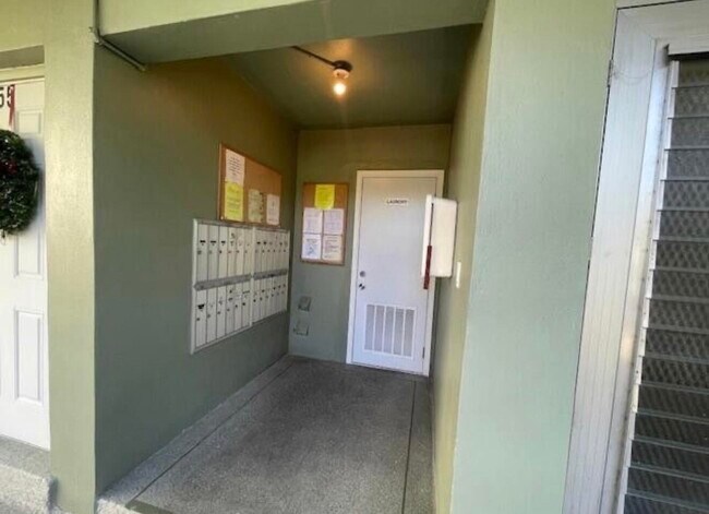 Building Photo - 66 Easthampton C