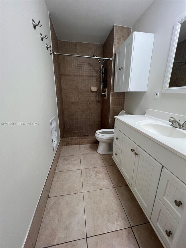 Building Photo - 2762 S University Dr