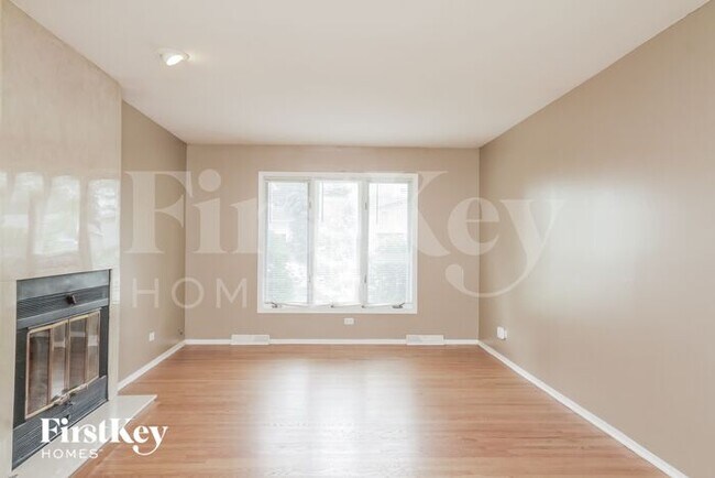 Building Photo - 456 E Lorraine Ave