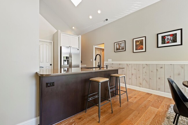 Building Photo - Luxury Condo in SE Boise's most desirable master planned community-Surprise Valley