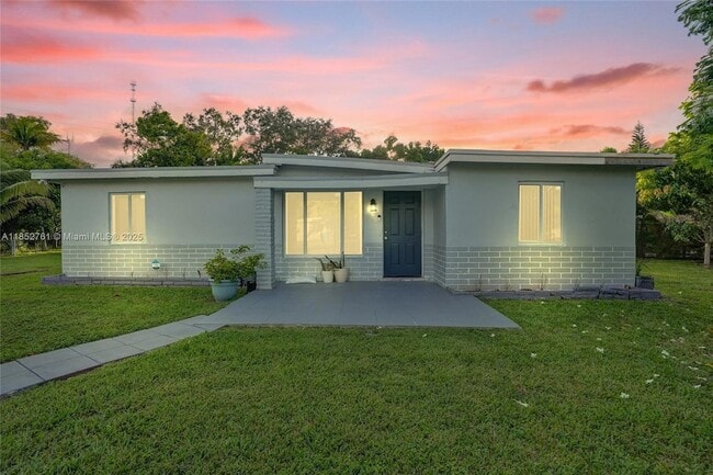 Building Photo - 3800 SW 58th Terrace