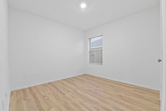 Building Photo - 22156 Juniper Crossing Dr