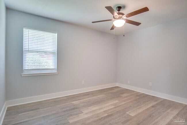 Building Photo - 195 Navarro Rd