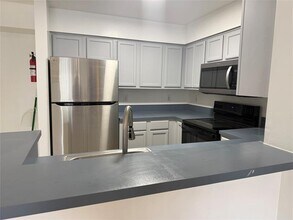 Building Photo - 7630 Westwood Dr