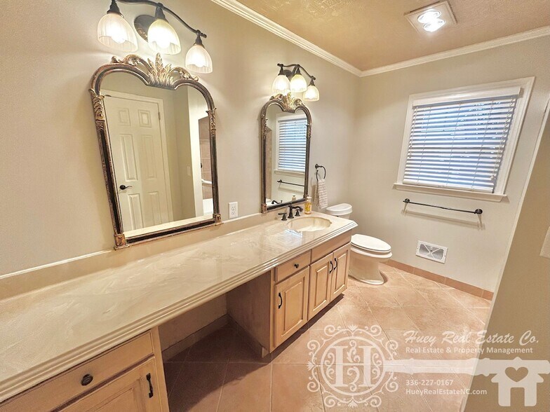 Building Photo - 204 Trail Four