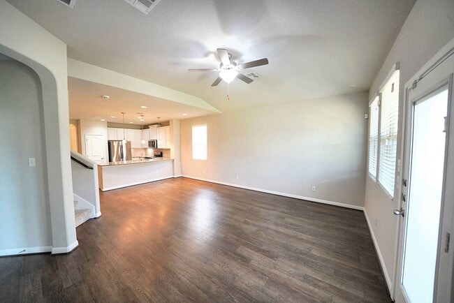 Building Photo - Beautiful Rental in Converse! Realtor Comm...