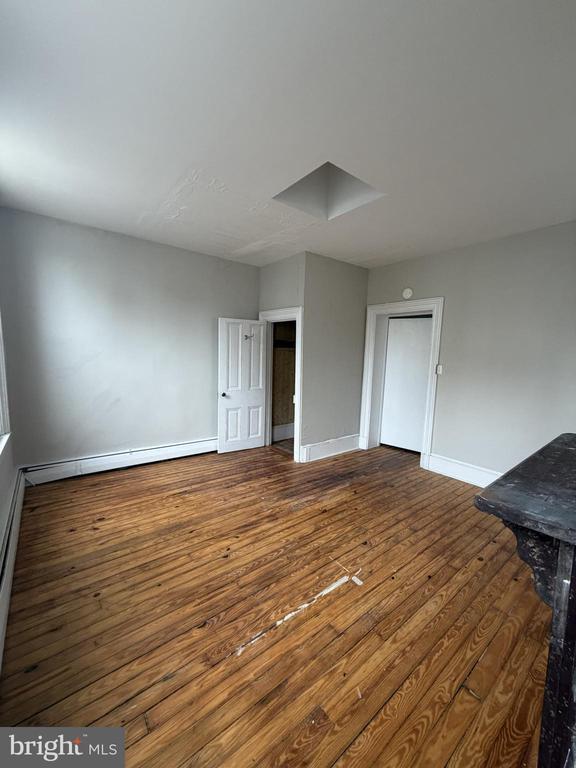 Building Photo - 190 7th St