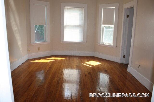 Building Photo - 123 Brook St