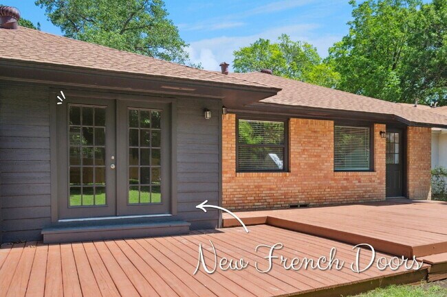 Building Photo - "Fully Remodeled 3-Bedroom Oasis with 2.5 ...