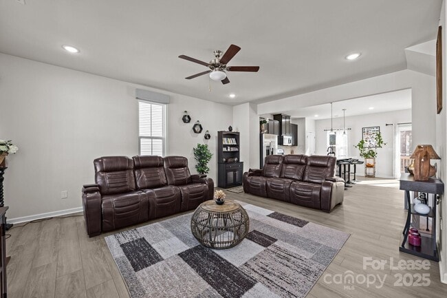 Building Photo - 2665 Grantham Place Dr