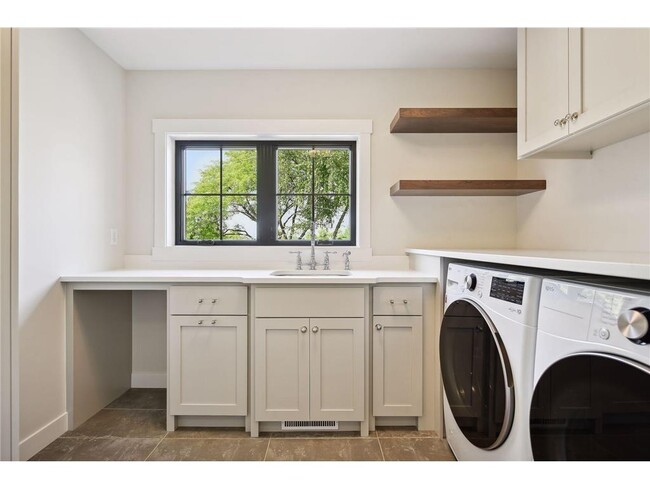 Building Photo - 21845 Byron Cir