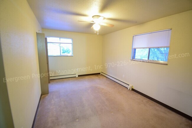 Building Photo - 923 James Ct
