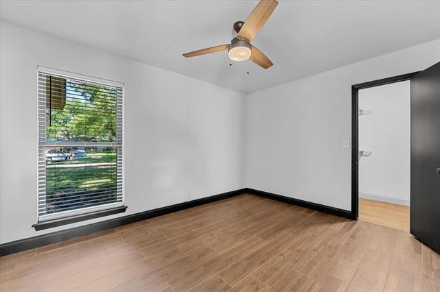 Building Photo - 11238 Webb Chapel Ct