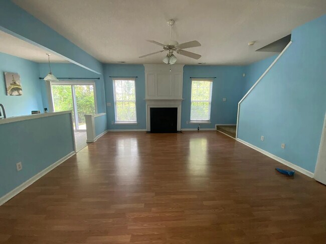 Building Photo - 148 Brentfield Loop
