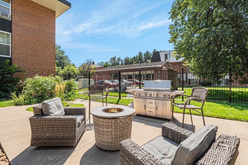 Building Photo - 620 Mathews St