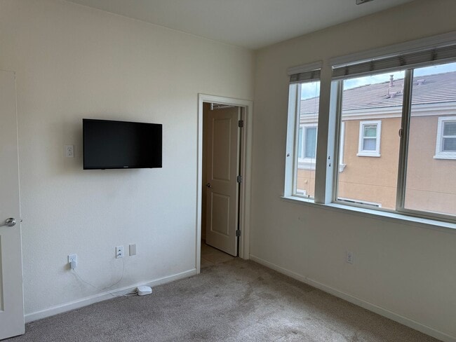 Building Photo - San Jose Comfort, Convenience and Location