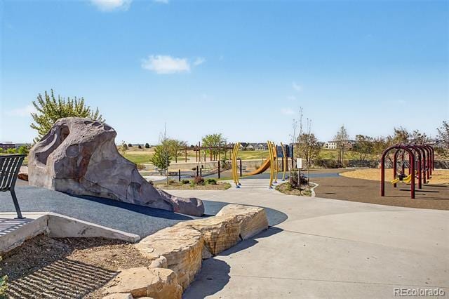 Building Photo - 2745 Xanthia St