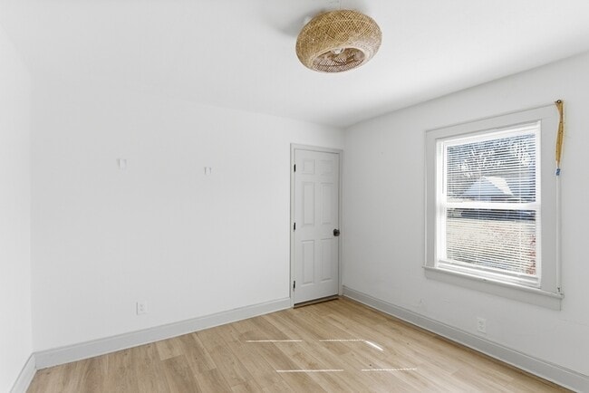 Building Photo - 3227 Avondale Ave