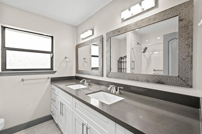 Building Photo - 5522 Braesvalley Dr