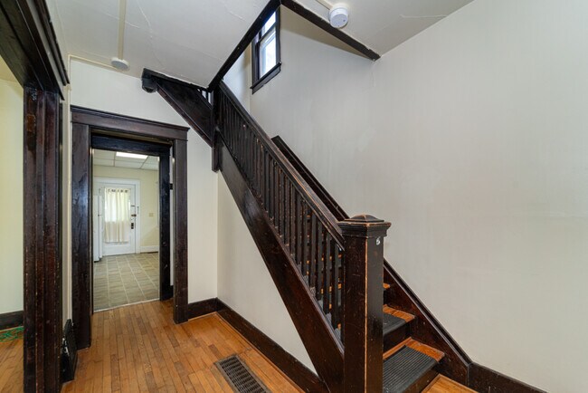 Building Photo - 117 Adams St