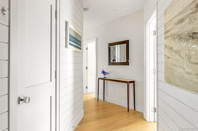 Building Photo - 123 Sterling Ave