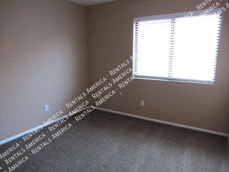 Building Photo - 3142 W Foothill Dr