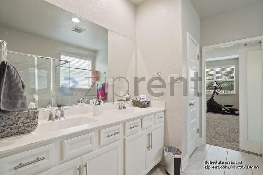 Building Photo - 6611 Gentry Farm