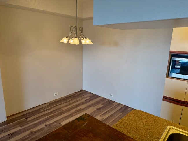 Building Photo - 10410 N Cave Creek Rd