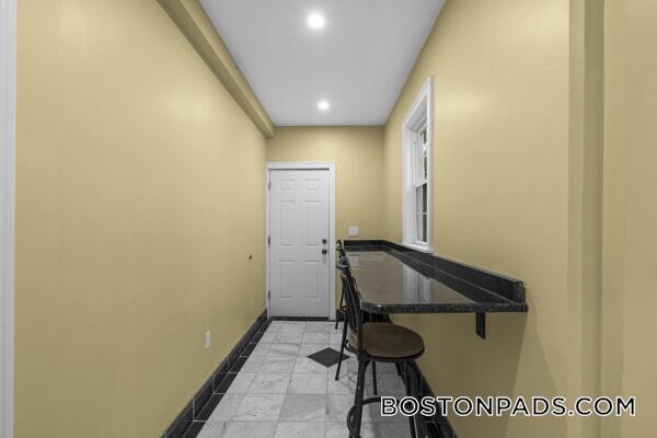 Building Photo - 29 Fessenden St