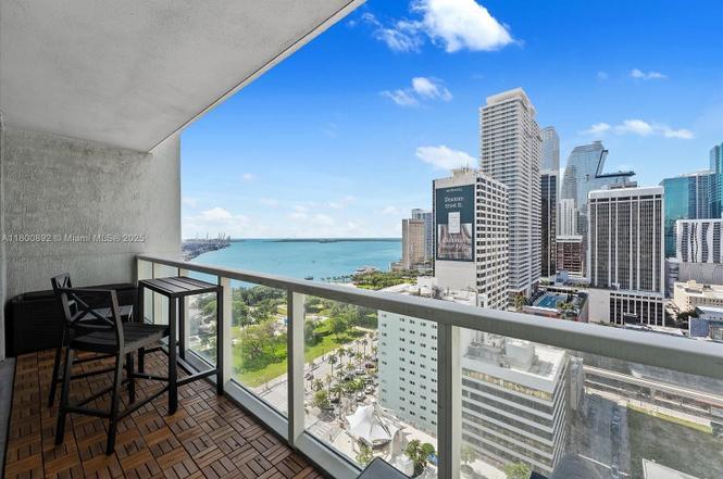 Balcony Bay View - 244 Biscayne Blvd