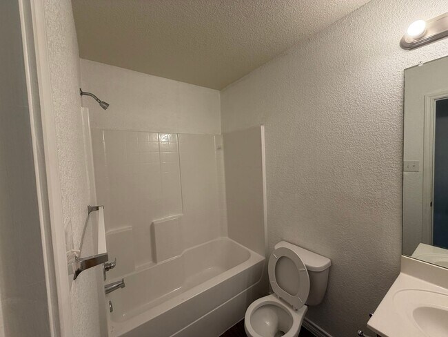 Building Photo - 403 Olaf Dr