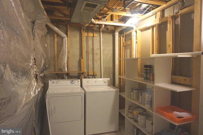 Building Photo - 3961 Conquest Ct
