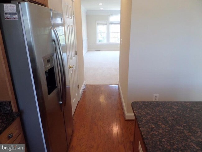 Building Photo - 47574 Royal Burnham Terrace